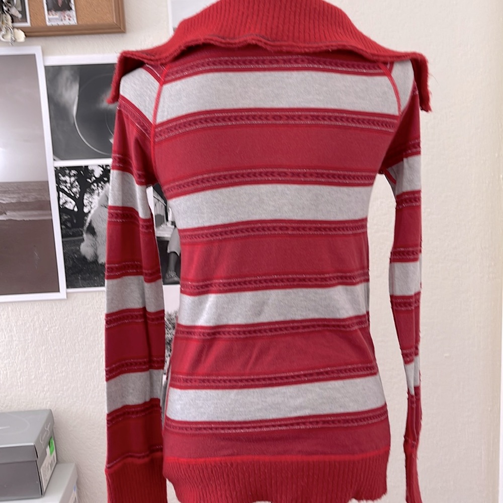 Free People long sleeve t-shirt. - Picture 3 of 15